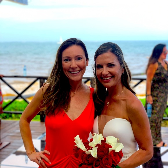 Beautiful, bright dress for any occasion. - Picture 3 of 5